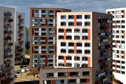 K výstavbě se povoluje čím dál tím méně bytů, ceny porostou